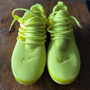 ✨Sunflower Yellow Nike Presto✨